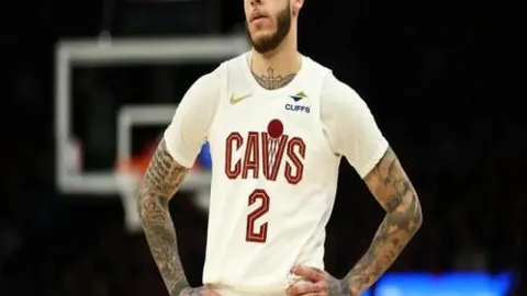 吉达联合强势对决加拉法！实力对决，谁能笑傲绿茵场？